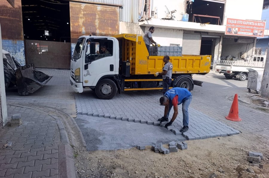 Akdeniz’de Sokak Yenileme Çalışmaları Sürüyor
