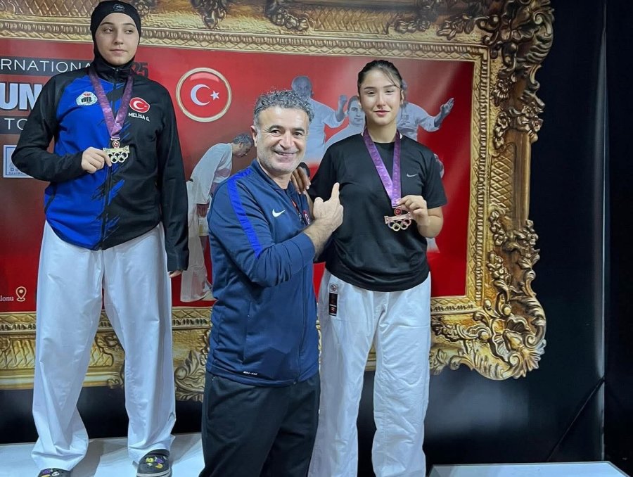 Kemer Belediyesi Karate Takımı’ndan 9 Madalya