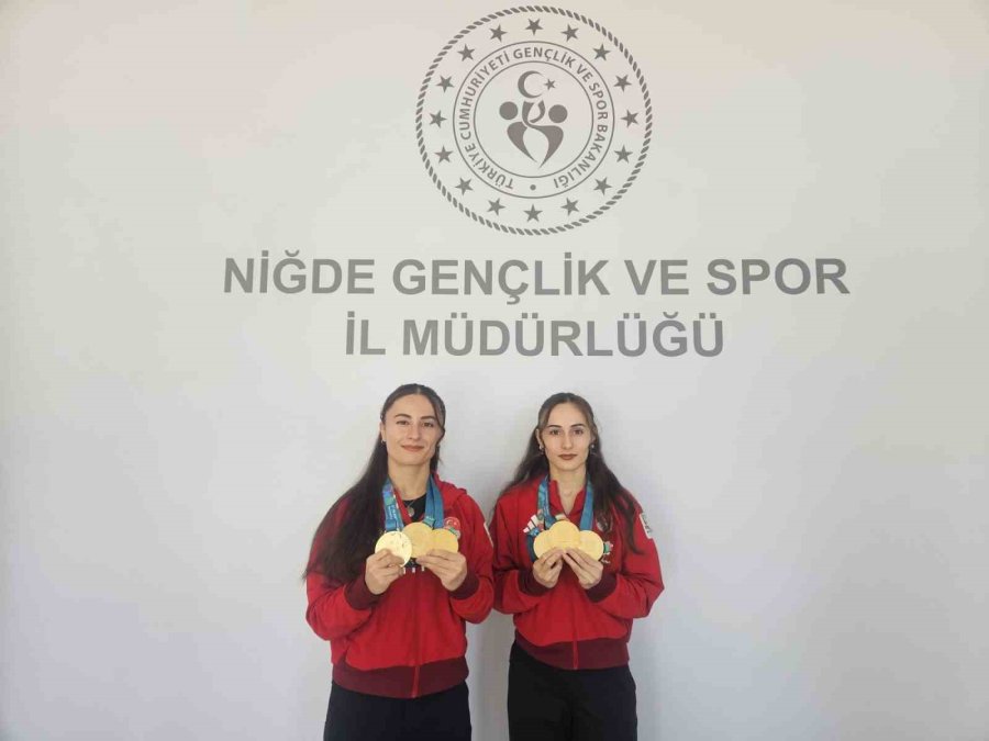 Şampiyon Kardeşler Niğde’ye Madalyalarla Döndü