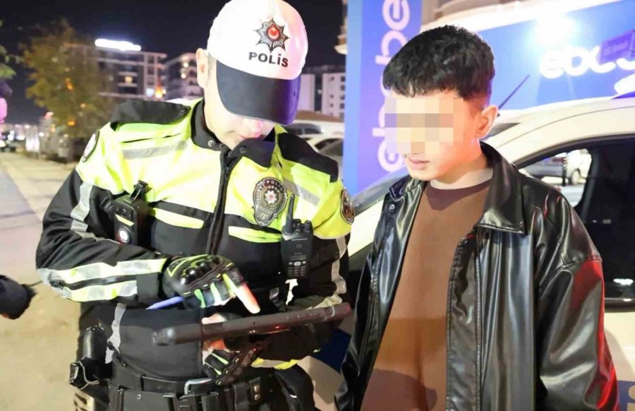Polisten Kaçmak İsteyen 15 Yaşındaki Sürücü Böyle Yakalandı