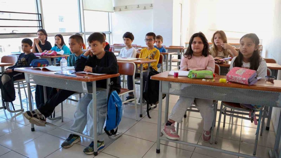 Büyükşehir’den Antalyalı Çocuklara Tam Destek