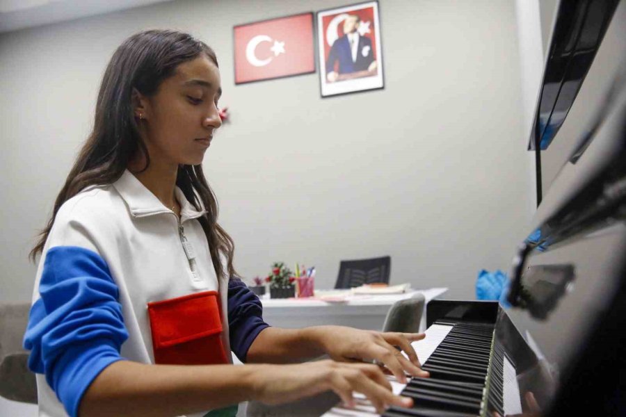 Büyükşehir’den Antalyalı Çocuklara Tam Destek