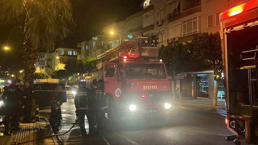 Alanya’da Beyaz Eşya Tamir Dükkanında Çıkan Yangın Korkuttu