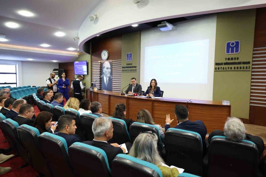 Büyükşehir Başkan Vekili Özdemir: "antalya’nın Geleceği İçin İki Kat Daha Fazla Çalışıyoruz"