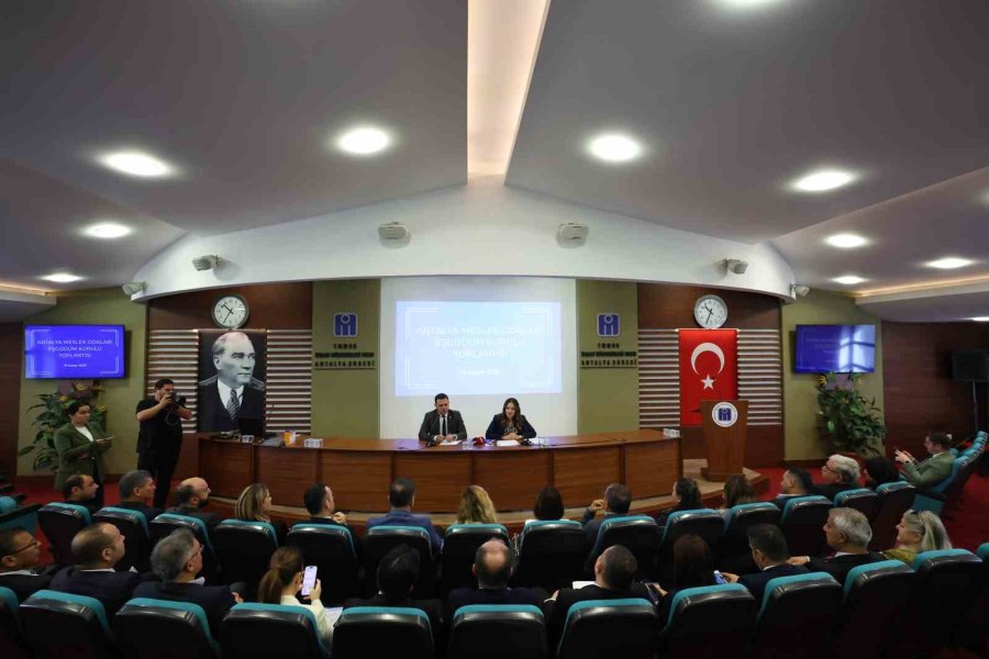 Büyükşehir Başkan Vekili Özdemir: "antalya’nın Geleceği İçin İki Kat Daha Fazla Çalışıyoruz"