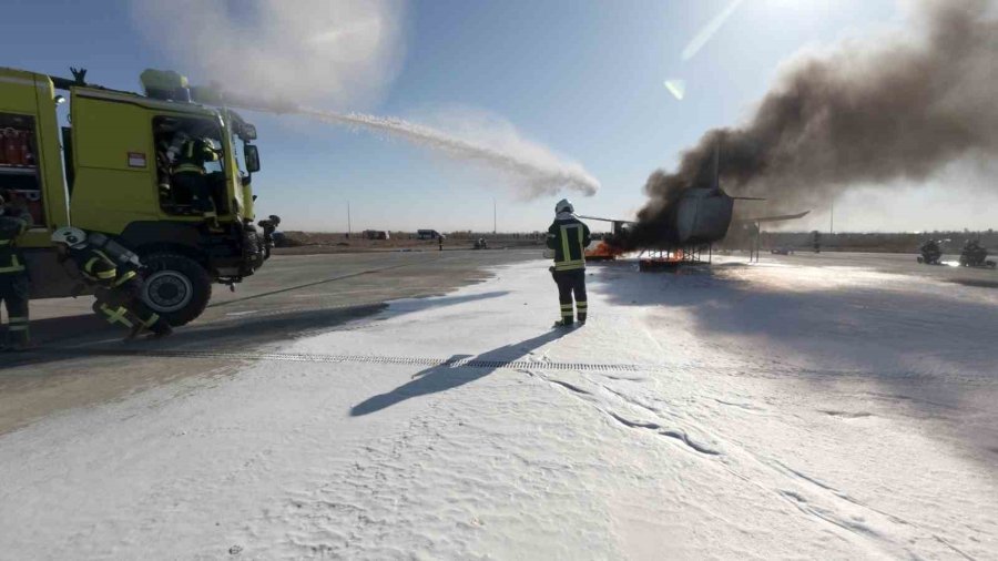 Çukurova Havalimanı’nda Uçak Kazası Tatbikatı Gerçeğini Aratmadı