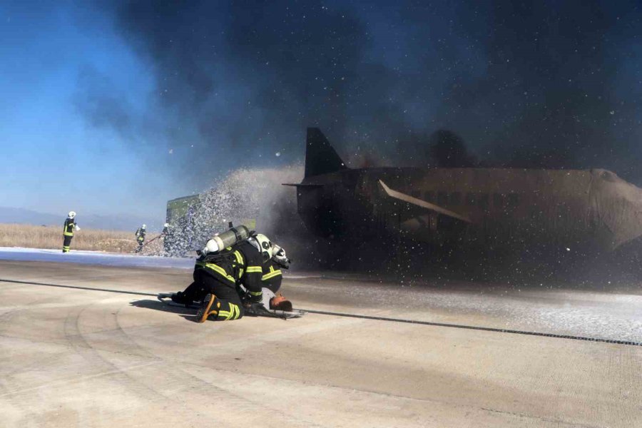 Çukurova Havalimanı’nda Uçak Kazası Tatbikatı Gerçeğini Aratmadı