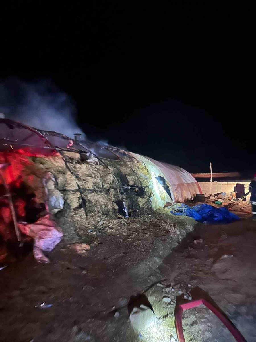 Kulu’da Bahçedeki Saman Balyaları Alev Alev Yandı