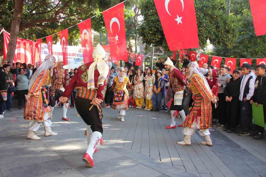 Mersin’de Dünya Çocuk Hakları Günü Renkli Etkinliklerle Kutlandı