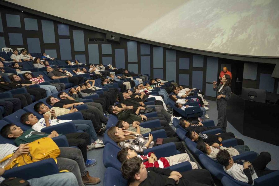 Ara Tatilin Gözdesi Mercan Bilim Merkezi Oldu