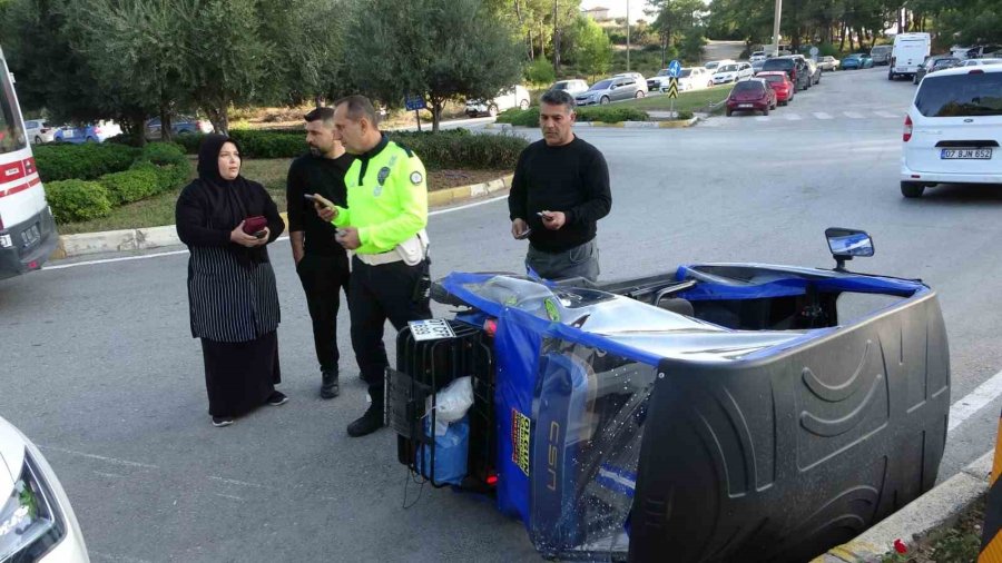 Motorlu Bisiklet İle Otomobil Çarpıştı: 1 Yaralı