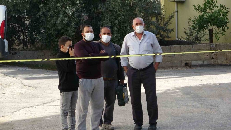 Antalya’da Mahalleyi Koku Sarınca Öldüğü Ortaya Çıktı