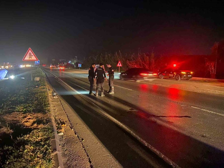 Antalya’da Otomobil İki Öğrenciye Çarptı: 1 Ölü, 1 Yaralı