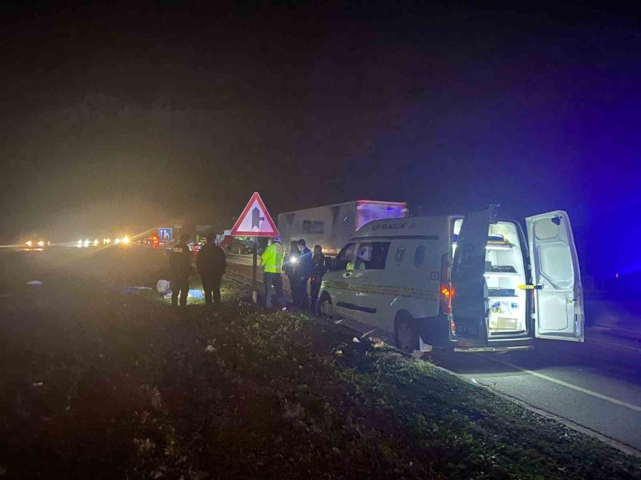 Antalya’da Otomobil İki Öğrenciye Çarptı: 1 Ölü, 1 Yaralı