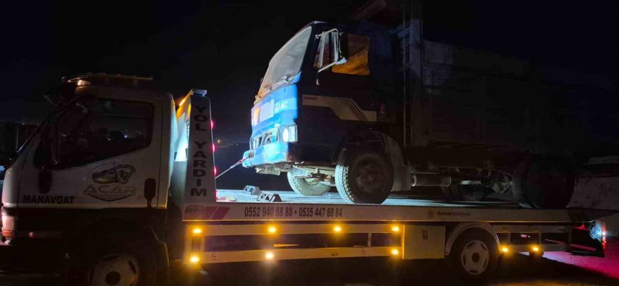 Antalya’da Kum Hırsızlarına Gece Baskını: 1 Tutuklama, 8 Araca El Konuldu