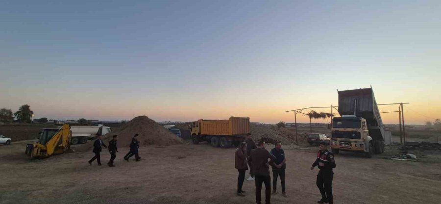 Antalya’da Kum Hırsızlarına Gece Baskını: 1 Tutuklama, 8 Araca El Konuldu