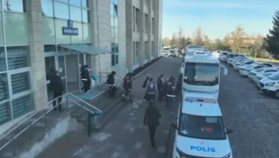 Niğde Merkezli 14 İlde Yasa Dışı Bahis Operasyonu: 13 Tutuklama