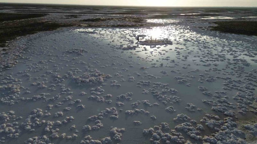 Tuz Gölü’nde Sular Çekildi, Pamukkale Travertenlerini Andırdı
