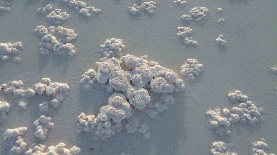 Tuz Gölü’nde Sular Çekildi, Pamukkale Travertenlerini Andırdı