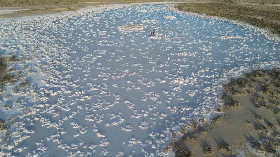 Tuz Gölü’nde Sular Çekildi, Pamukkale Travertenlerini Andırdı