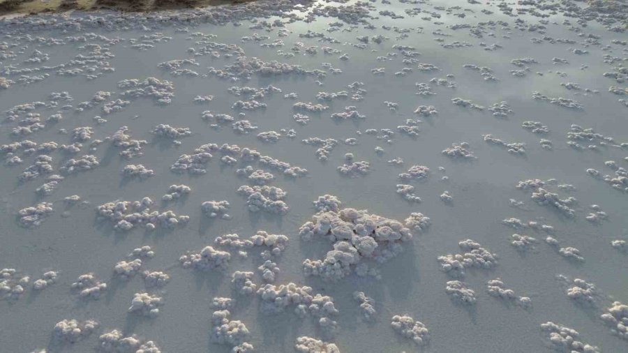 Tuz Gölü’nde Sular Çekildi, Pamukkale Travertenlerini Andırdı