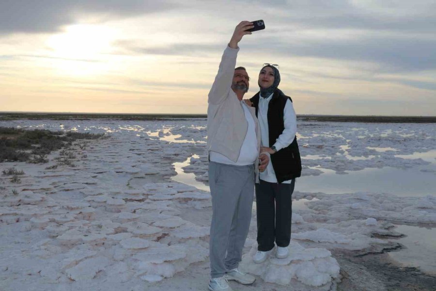 Tuz Gölü’nde Sular Çekildi, Pamukkale Travertenlerini Andırdı