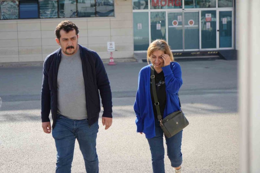 Kazada Yaşamını Yitiren Genç Kızın Cenazesi Gözyaşlarıyla Alındı