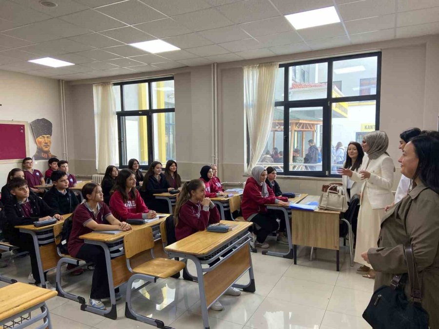 Niğde’de Ağız Ve Diş Sağlığı Haftası’nda Öğrencilere Tarama Yapıldı