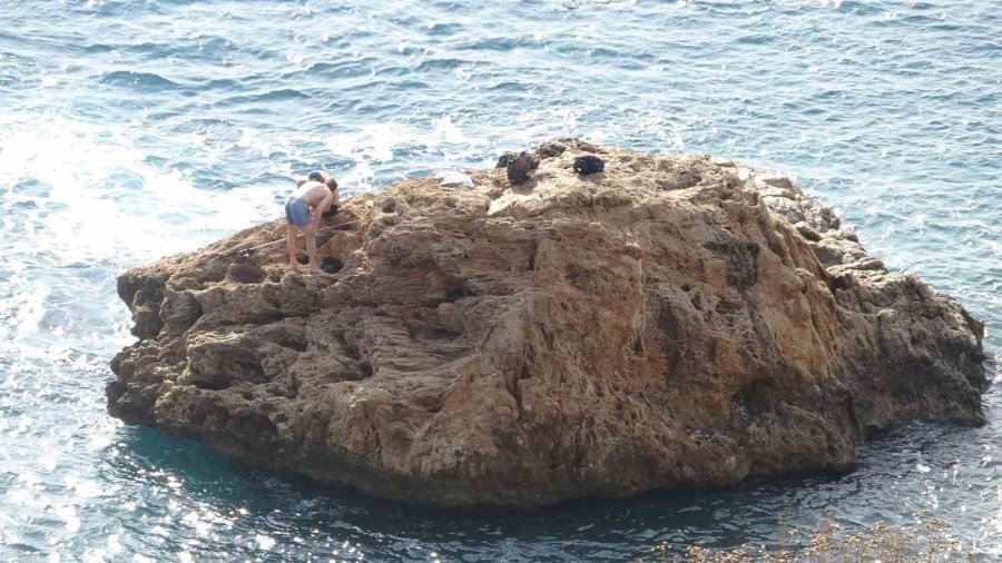 Türkiye Soğukla Mücadele Ederken Dünyaca Ünlü Sahilde Yaz Görüntüsü