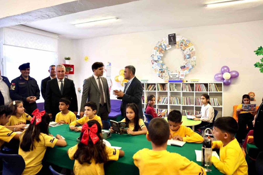 Mersin’de ’veliler Arası Kitap Okuma Yarışması’nın Ödülleri Sahiplerini Buldu