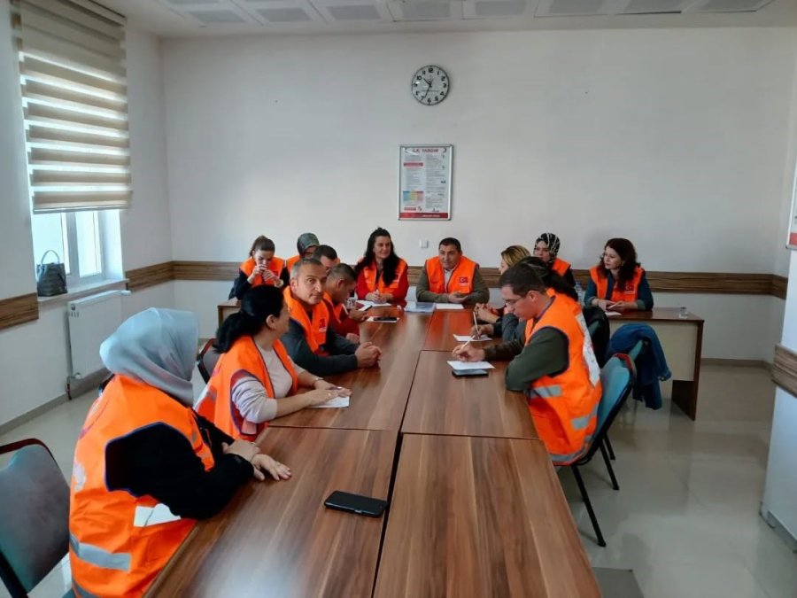 Niğde’de Hastane Yöneticileri Ve Personellere ’hastane Afet Ve Acil Durum Planı’ Eğitimi