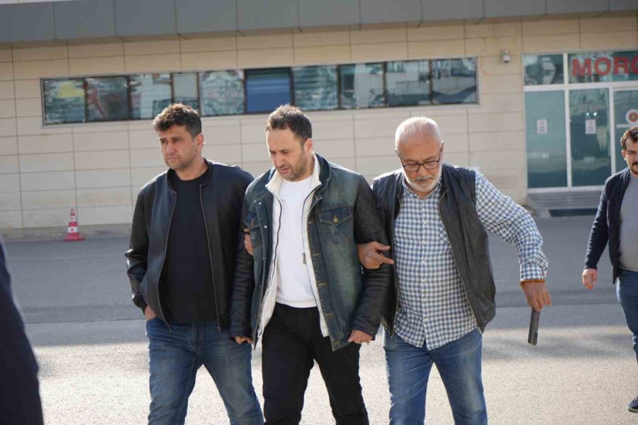 Kazada Yaşamını Yitiren Genç Kızın Cenazesi Gözyaşlarıyla Alındı