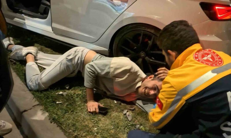 Aksaray Belediyesi’nin Trafiğe Kapattığı Yol Kaza Meydanına Döndü