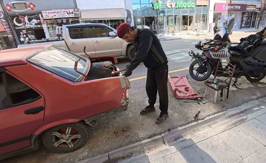Polis Uyarıya Geldi, "ahtım Var, Benzin Döküp Yakacağım" Dedi