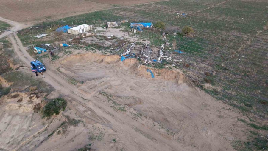 Antalya’da Kum Hırsızları Sahilleri Talan Etti, Kum Ocağına Dönen Sahiller Dronla Görüntülendi