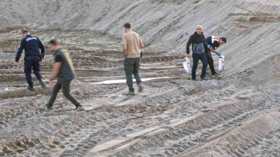 Antalya’da Kum Hırsızları Sahilleri Talan Etti, Kum Ocağına Dönen Sahiller Dronla Görüntülendi