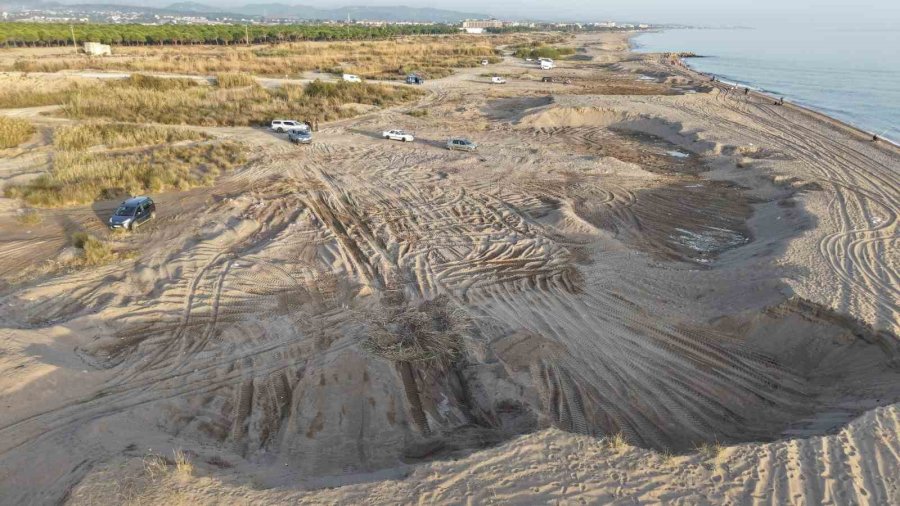 Antalya’da Kum Hırsızları Sahilleri Talan Etti, Kum Ocağına Dönen Sahiller Dronla Görüntülendi