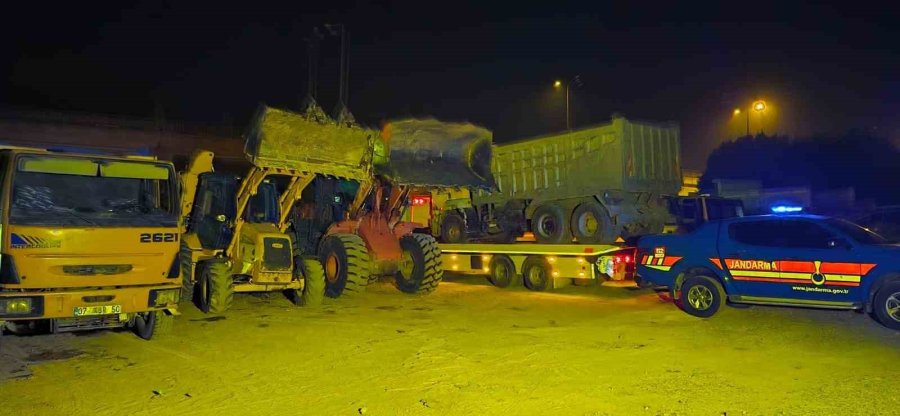 Antalya’da Kum Hırsızları Sahilleri Talan Etti, Kum Ocağına Dönen Sahiller Dronla Görüntülendi