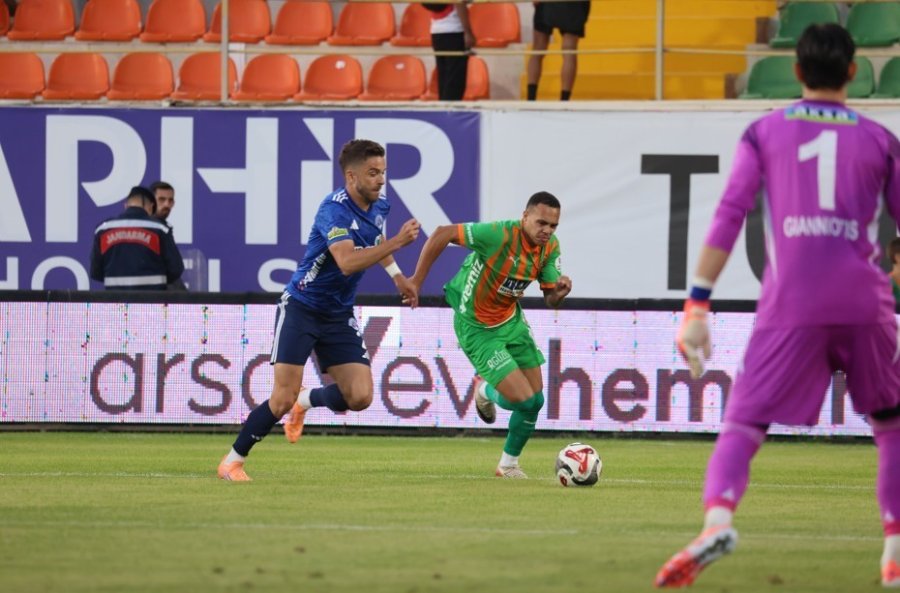 Trendyol Süper Lig: Alanyaspor: 1 - Kasımpaşa: 0 (ilk Yarı)