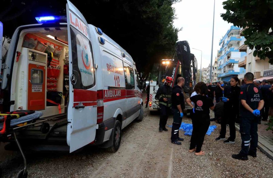 Ekmek Almaya Giderken Kepçenin Altında Kalan Yaşlı Adam Hayatını Kaybetti