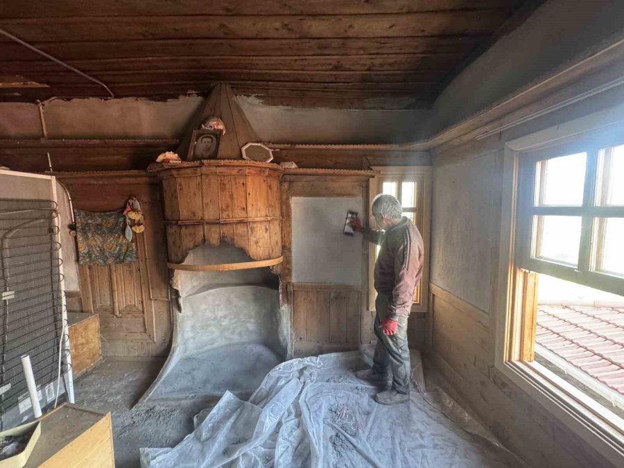 Antalya’da Ata Mirası Tarihi Düğmeli Evler Restore Ediliyor