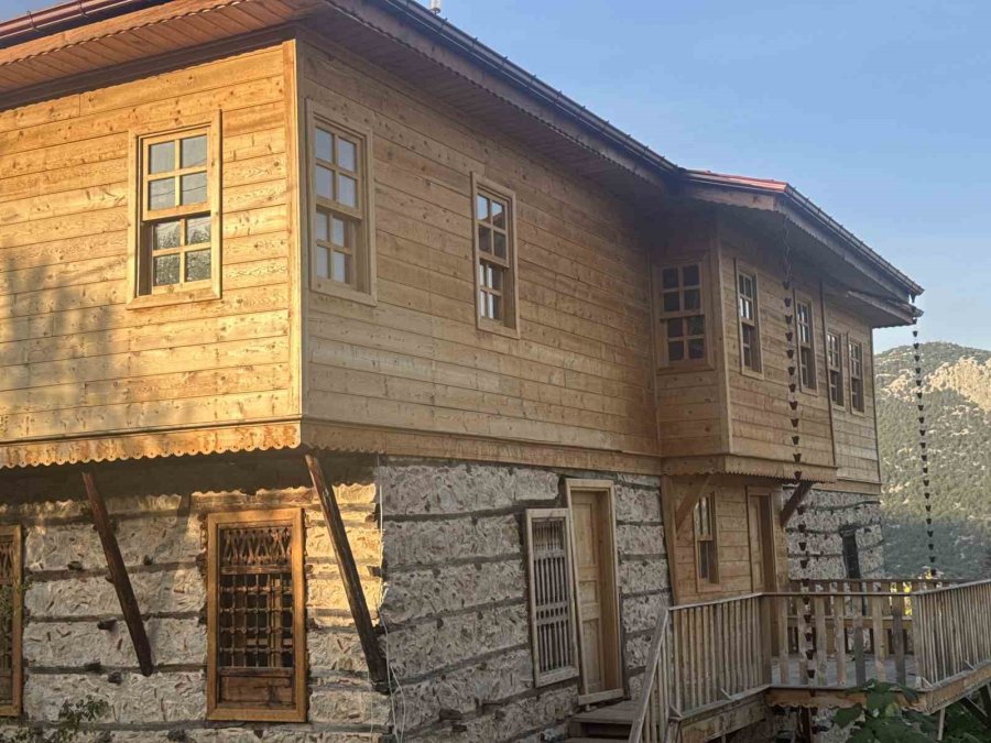 Antalya’da Ata Mirası Tarihi Düğmeli Evler Restore Ediliyor