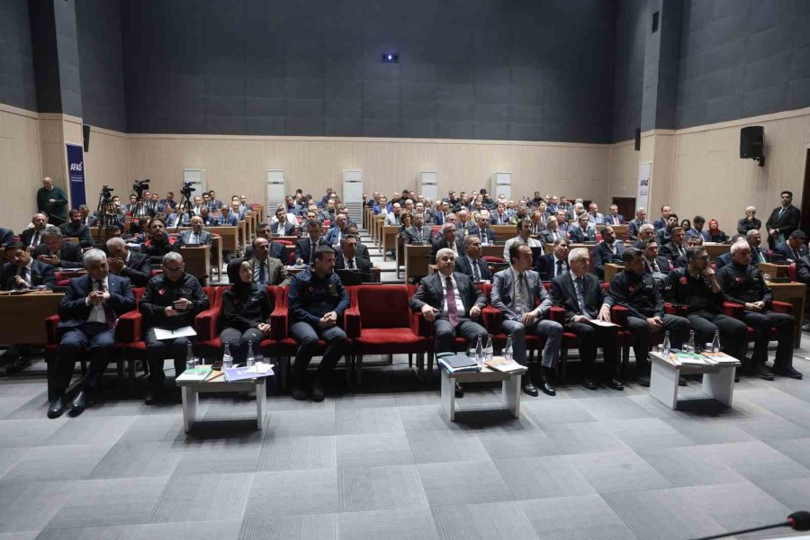 Konya’da İl Afet Risk Azaltma Planı Değerlendirme Toplantısı Düzenlendi
