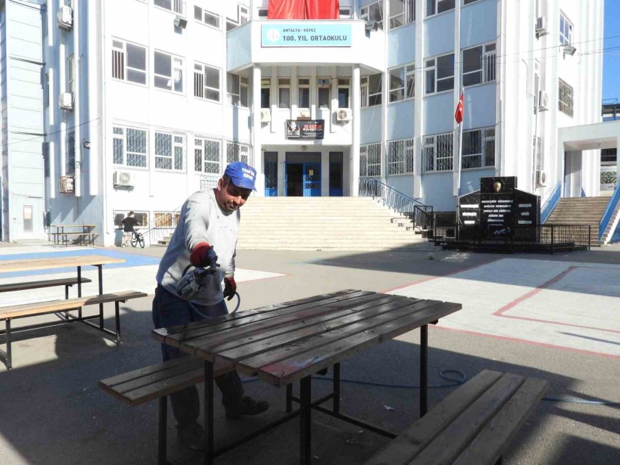 Kepez Belediyesi’nden Okullara Estetik Dokunuş