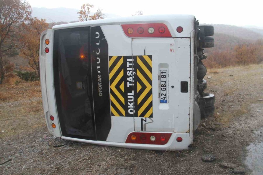 Konya’da Öğrenci Servisi Devrildi: 31 Yaralı