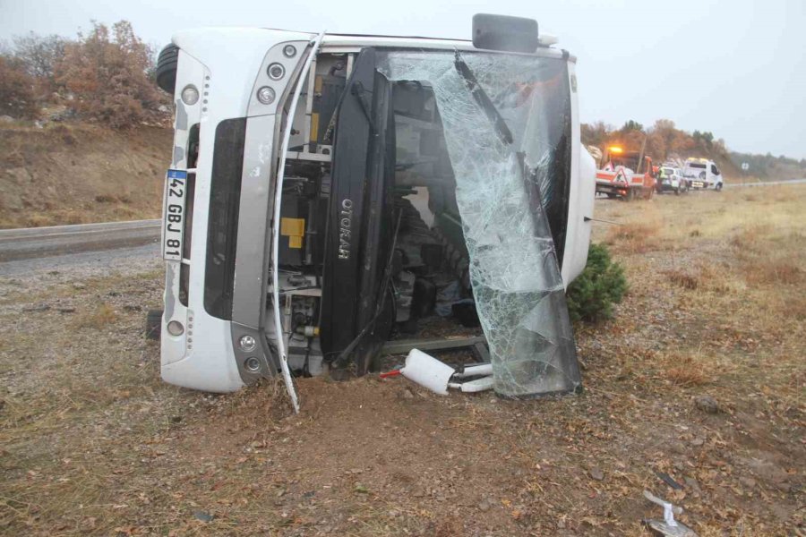Konya’da Öğrenci Servisi Devrildi: 31 Yaralı