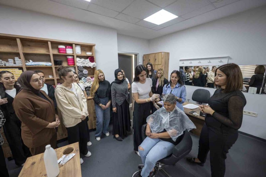 Mersin Büyükşehir Belediyesi, Kadına Şiddetle Mücadelede Yerel Destek Ağı Oluşturuyor