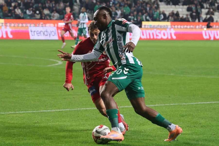 Trendyol Süper Lig: Konyaspor: 0 - Antalyaspor: 0 (ilk Yarı)