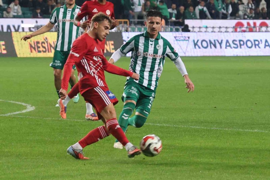 Trendyol Süper Lig: Konyaspor: 0 - Antalyaspor: 0 (ilk Yarı)