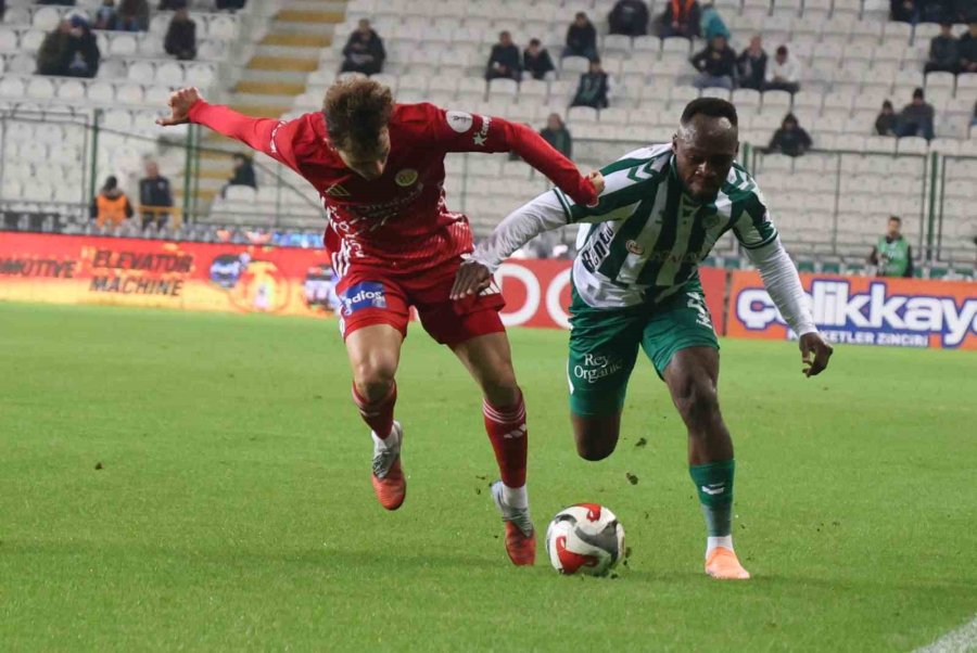 Trendyol Süper Lig: Konyaspor: 0 - Antalyaspor: 0 (ilk Yarı)